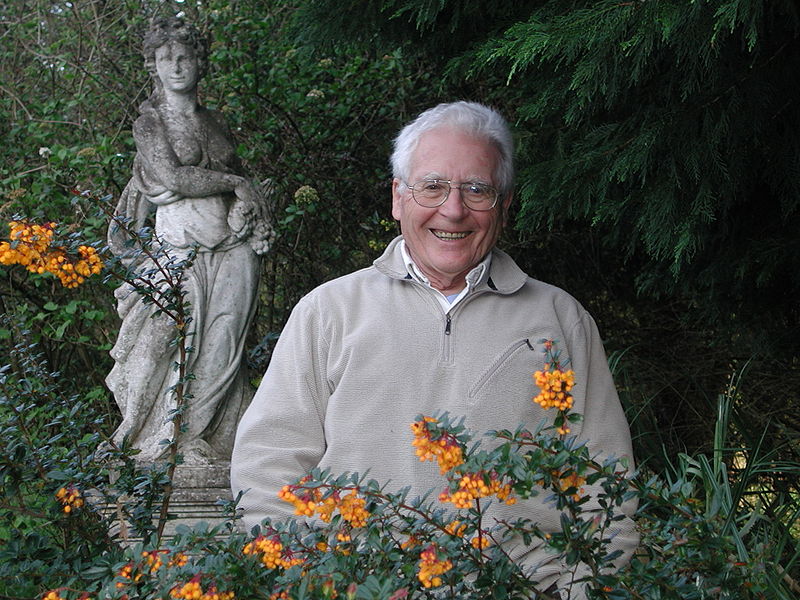 Ficheiro:James Lovelock in 2005.jpg